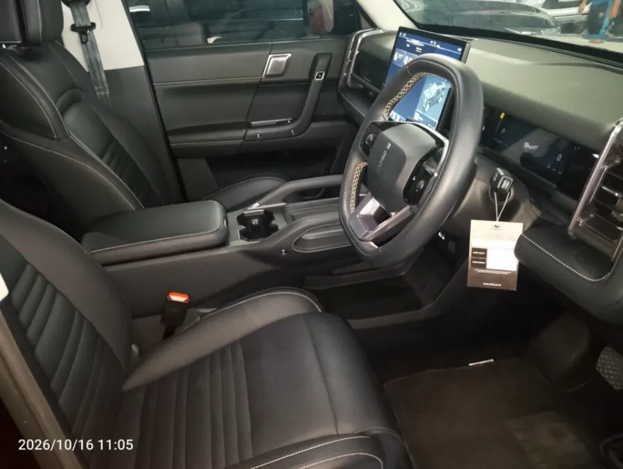 Foto Mobil Bekas Kabin Depan Chery J6 (iCar 03) IWD tahun 2025
