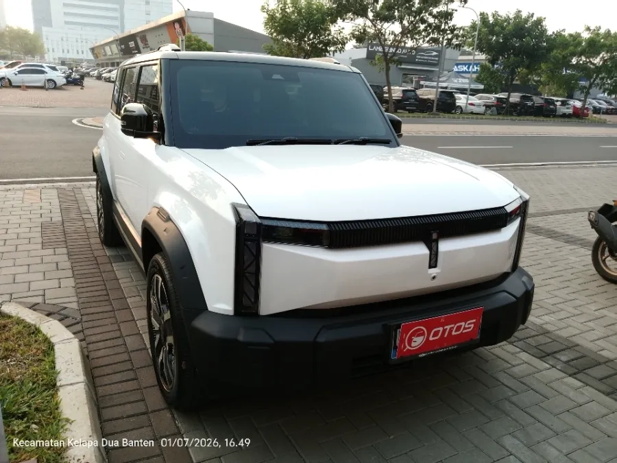 Foto Mobil Bekas Kanan Depan Chery J6 (iCar 03) IWD tahun 2025