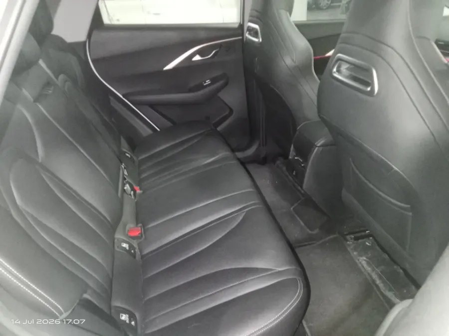 Foto Mobil Bekas Kabin Belakang Chery Omoda 5 1.5 4x2 Luxury tahun 2023