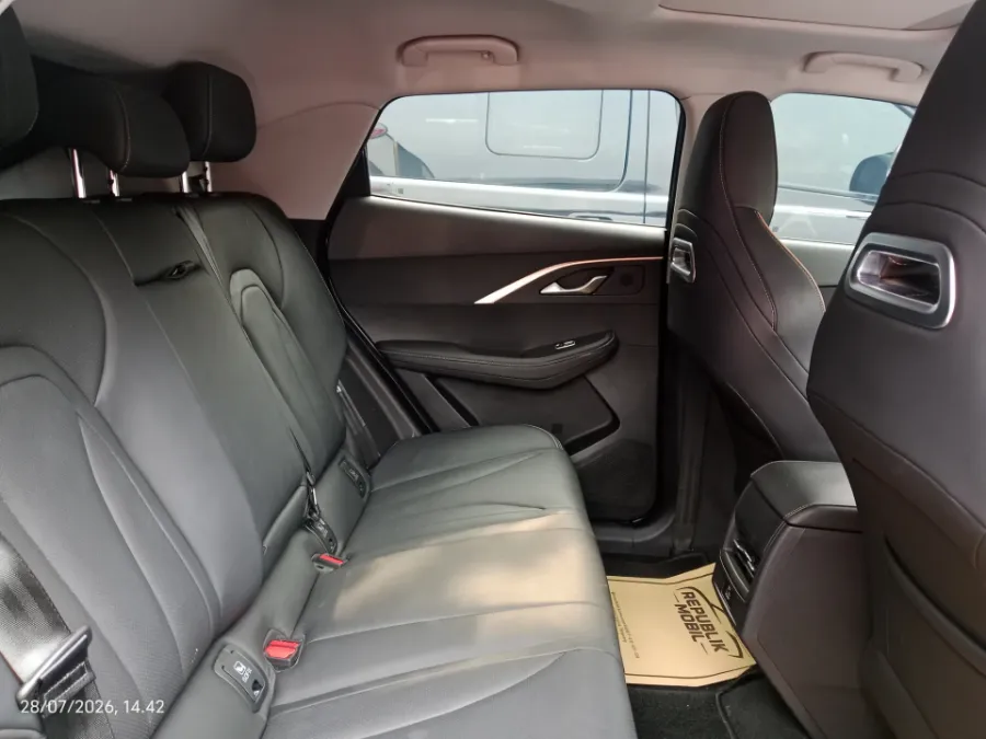 Foto Mobil Bekas Kabin Belakang Chery Omoda 5 1.5 4x2 Luxury tahun 2023