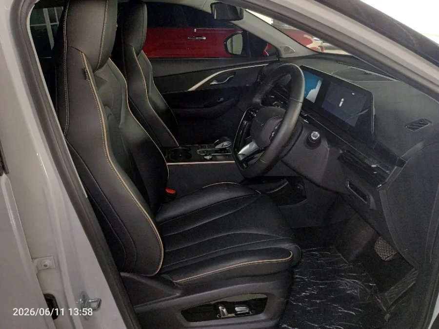 Foto Mobil Bekas Kabin Depan Chery Omoda 5 1.5 4x2 Luxury tahun 2023