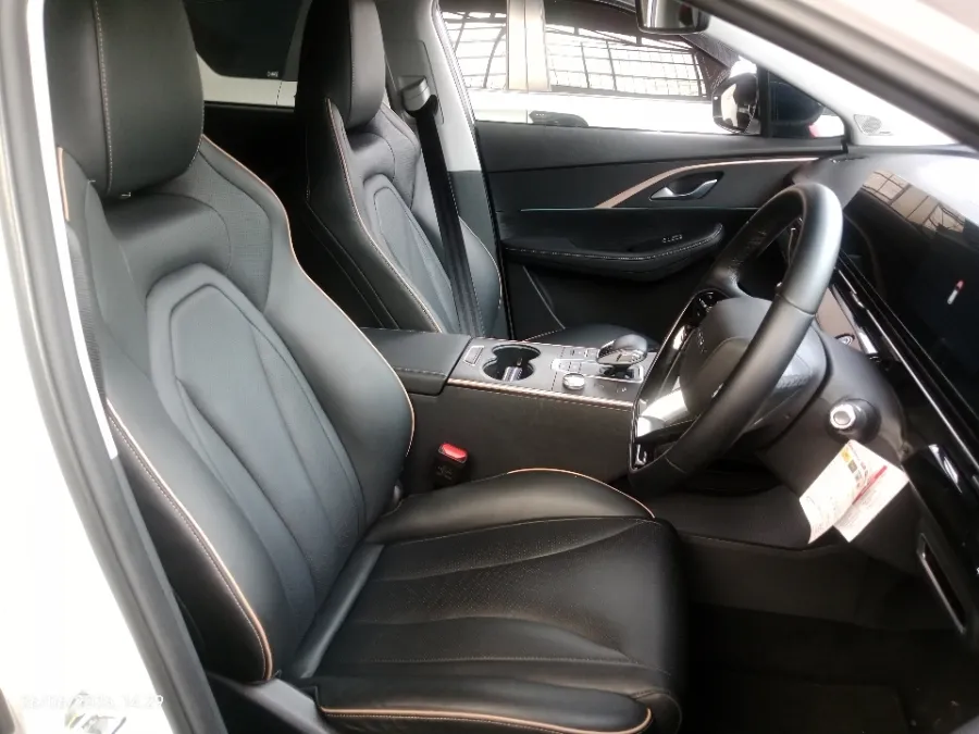 Foto Mobil Bekas Kabin Depan Chery Omoda 5 1.5 4x2 Luxury tahun 2023