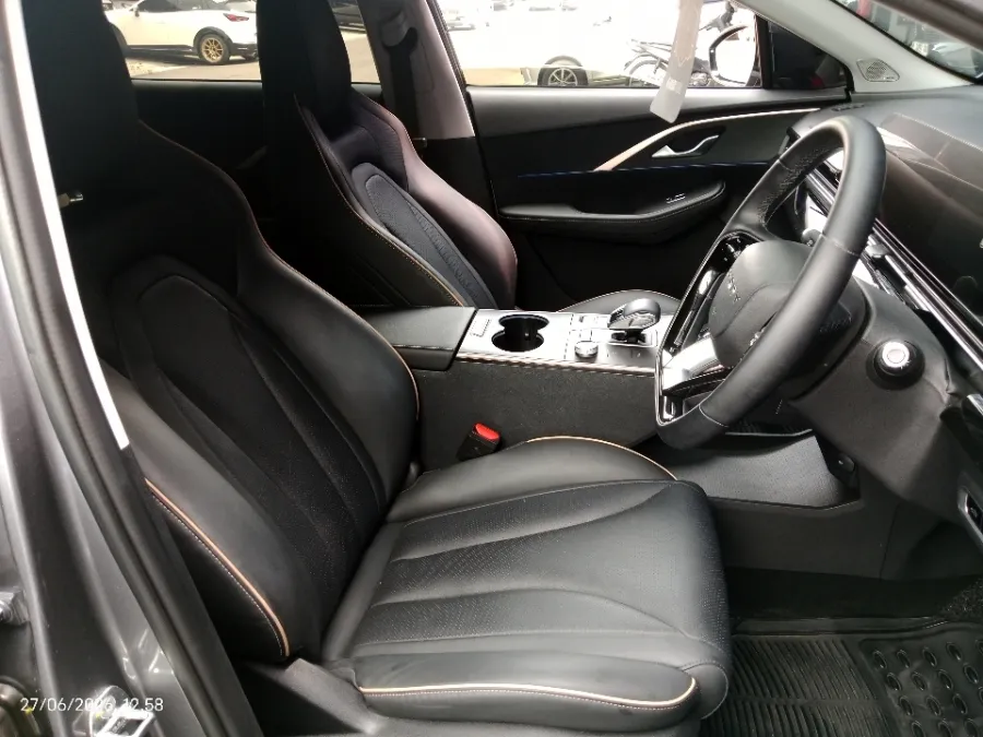 Foto Mobil Bekas Kabin Depan Chery Omoda 5 1.5 4x2 Luxury tahun 2023