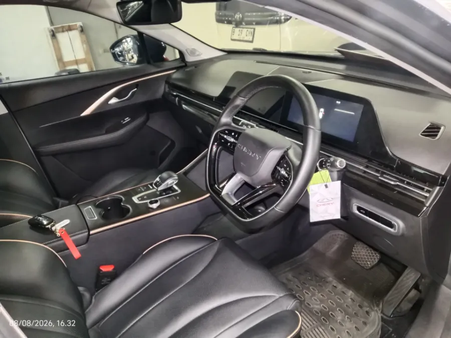 Foto Mobil Bekas Kabin Depan Chery Omoda 5 1.5 4x2 Luxury tahun 2023