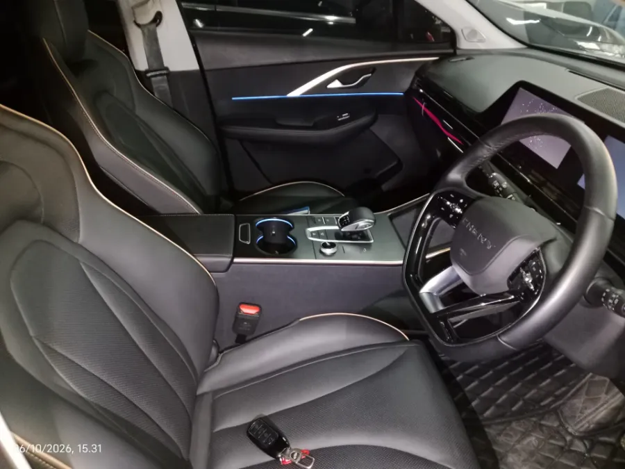 Foto Mobil Bekas Kabin Depan Chery Omoda 5 1.5 4x2 Luxury tahun 2023