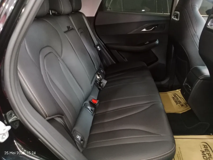 Foto Mobil Bekas Kabin Belakang Chery Omoda 5 1.5 4x2 Luxury tahun 2025
