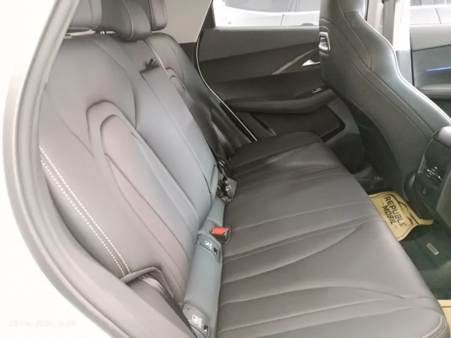 Foto Mobil Bekas Kabin Belakang Chery Omoda 5 1.5 4x2 Luxury tahun 2025