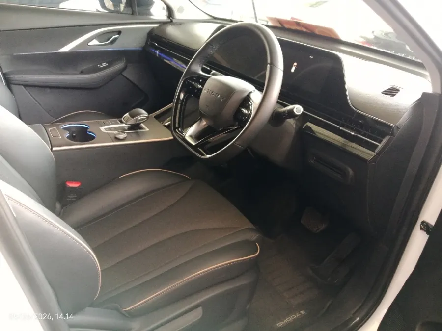 Foto Mobil Bekas Kabin Depan Chery Omoda 5 1.5 Comfort Z tahun 2023