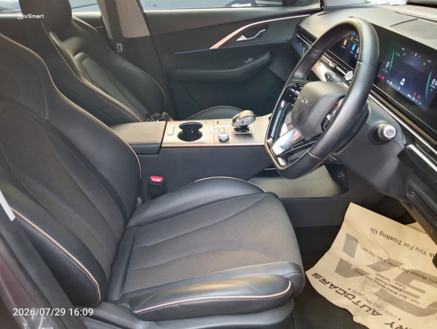 Foto Mobil Bekas Kabin Depan Chery Omoda 5 1.5 Comfort Z tahun 2023