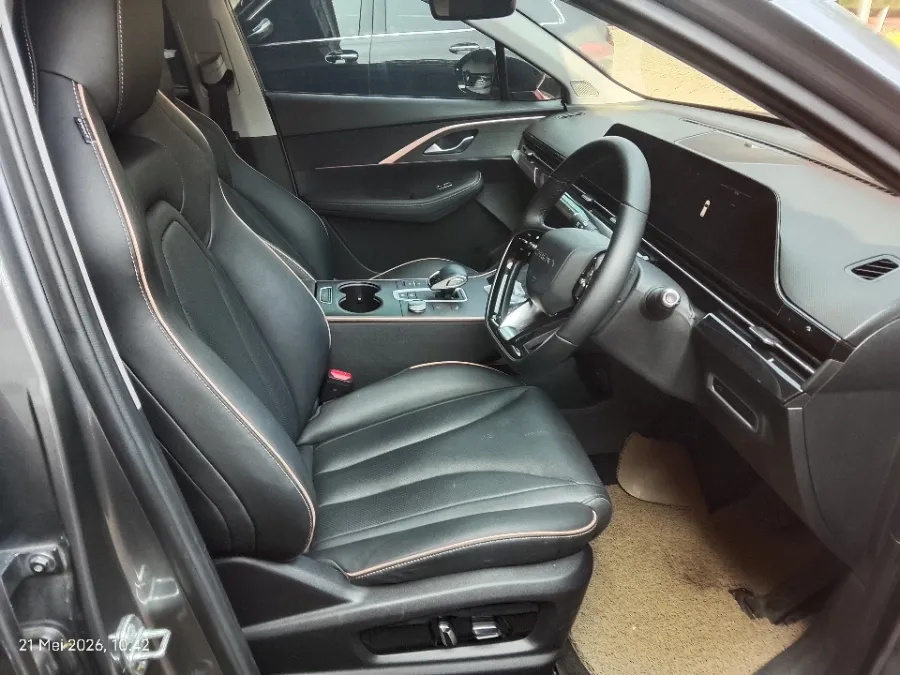 Foto Mobil Bekas Kabin Depan Chery Omoda 5 1.5 Luxury RZ tahun 2023