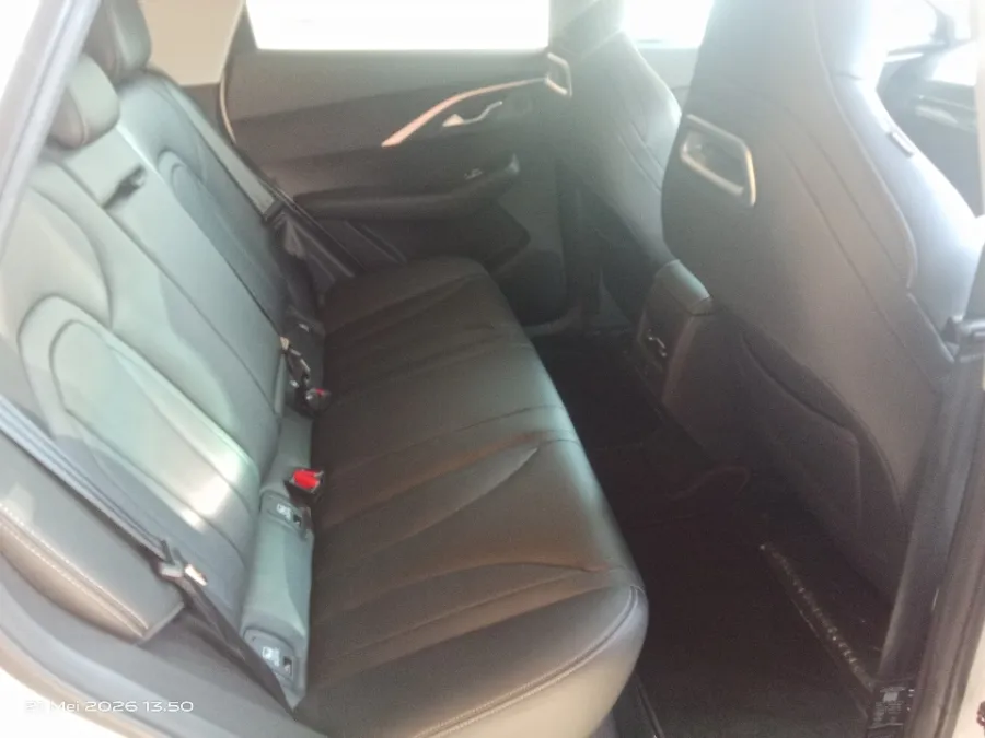 Foto Mobil Bekas Kabin Belakang Chery Omoda 5 GT 1.6 AWD tahun 2024