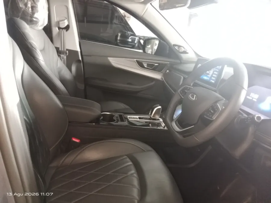 Foto Mobil Bekas Kabin Depan Chery Tiggo 8 1.6 Premium tahun 2024