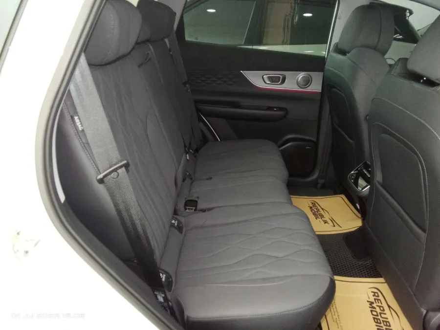 Foto Mobil Bekas Kabin Belakang Chery Tiggo 8 CSH 1.5 Premium tahun 2025