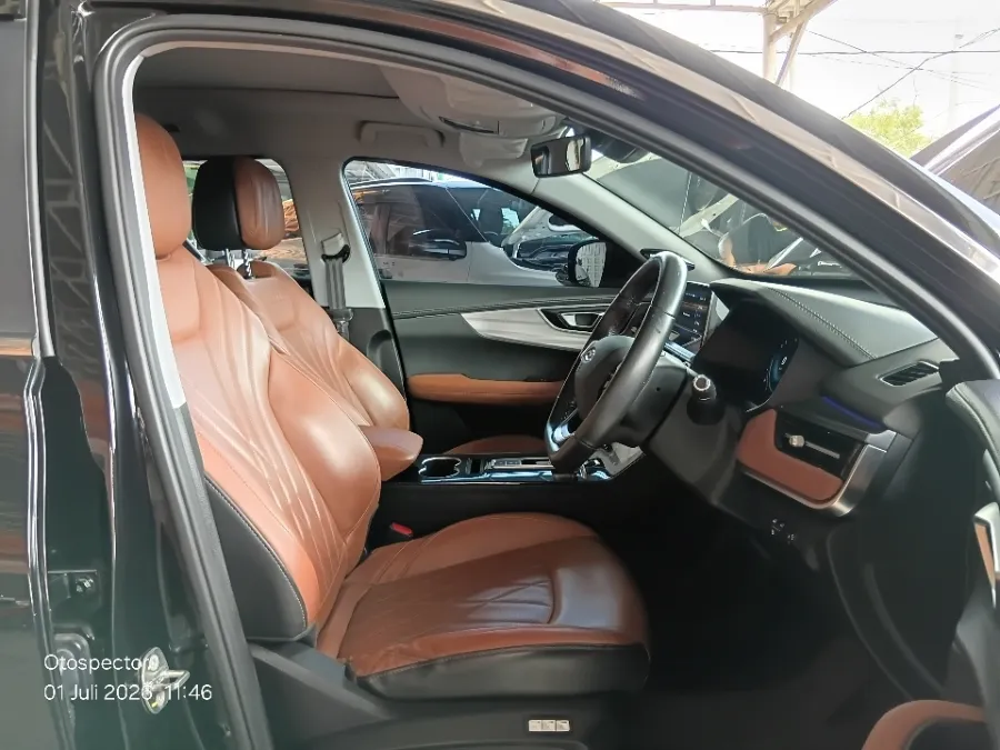 Foto Mobil Bekas Kabin Depan Chery Tiggo 8 Pro 2.0 Premium tahun 2023