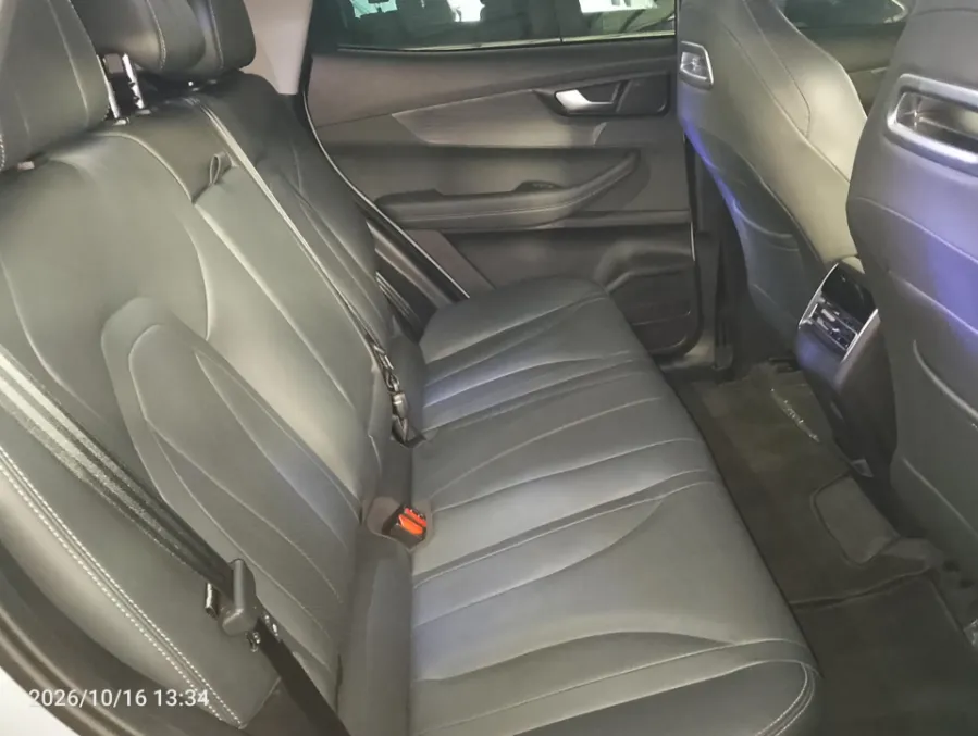 Foto Mobil Bekas Kabin Belakang Chery Tiggo Cross 1.5 Comfort tahun 2025