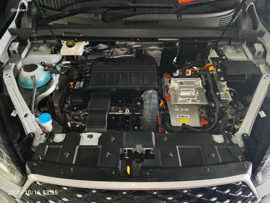 Foto Mobil Bekas Mesin Chery Tiggo Cross 1.5 Comfort tahun 2025
