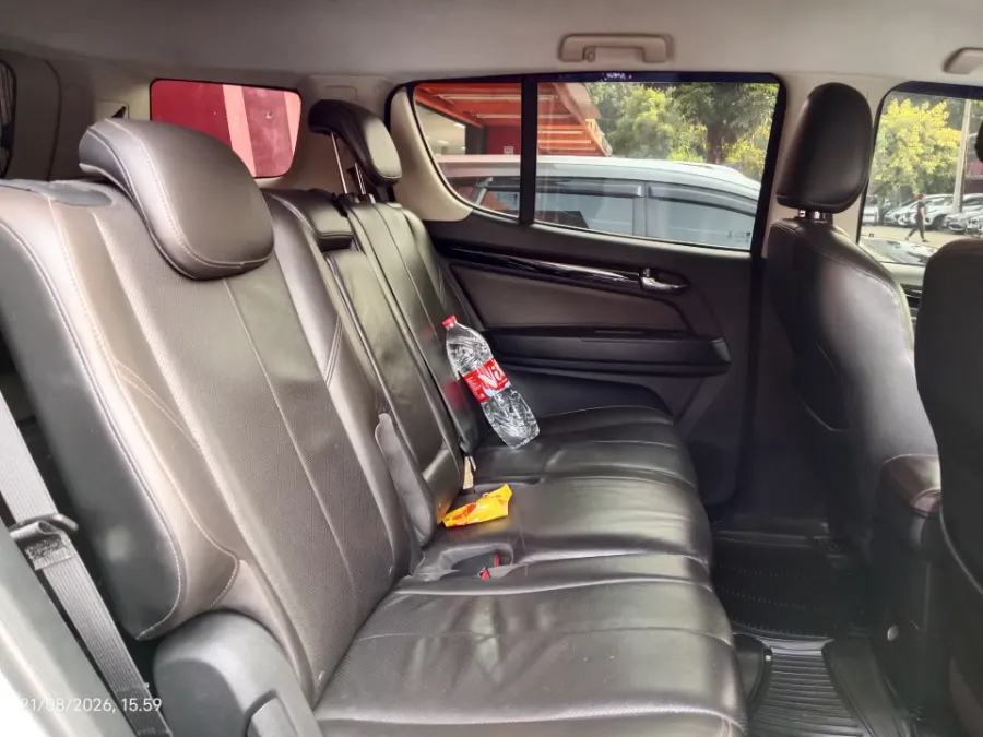Foto Mobil Bekas Kabin Belakang Chevrolet Trailblazer 2.5 LTZ tahun 2018