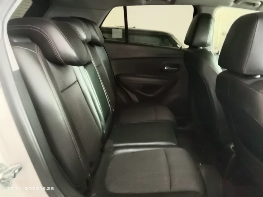 Foto Mobil Bekas Kabin Belakang Chevrolet Trax 1.4 LTZ tahun 2017