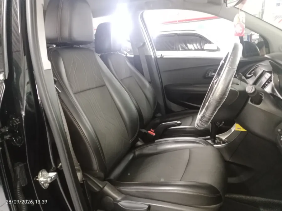 Foto Mobil Bekas Kabin Depan Chevrolet Trax 1.4 LTZ tahun 2017
