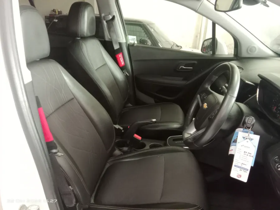 Foto Mobil Bekas Kabin Depan Chevrolet Trax 1.4 LTZ tahun 2017