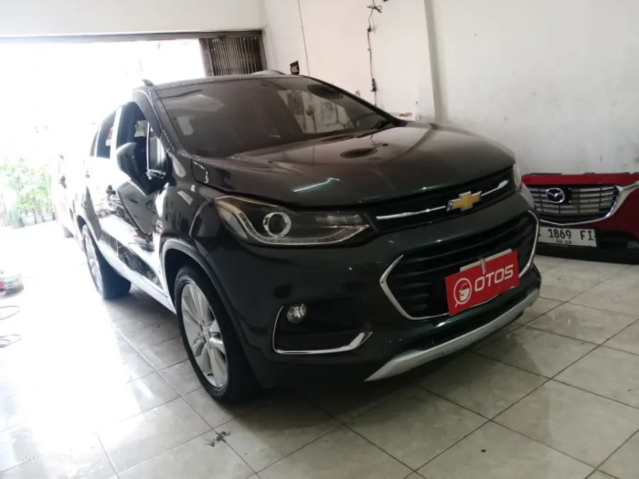 Foto Mobil Bekas Kanan Depan Chevrolet Trax 1.4 LTZ tahun 2017