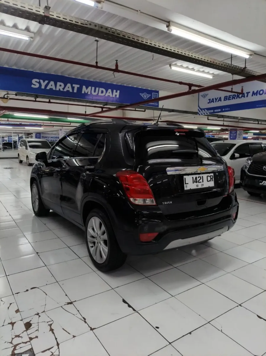Foto Mobil Bekas Kiri Belakang Chevrolet Trax 1.4 LTZ tahun 2017