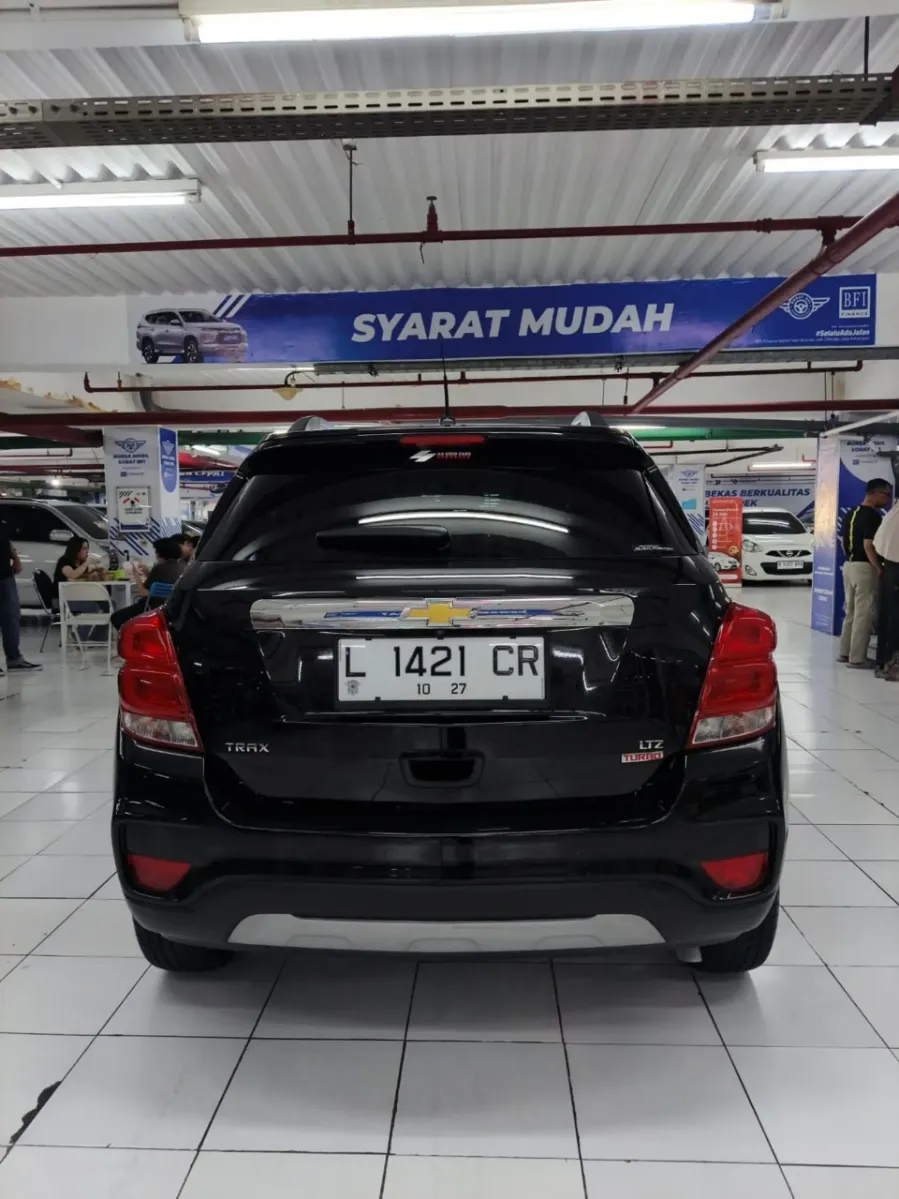 Foto Mobil Bekas Tampak Belakang Chevrolet Trax 1.4 LTZ tahun 2017