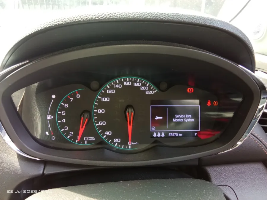 Foto Mobil Bekas Odometer Chevrolet Trax 1.4 Premier tahun 2018