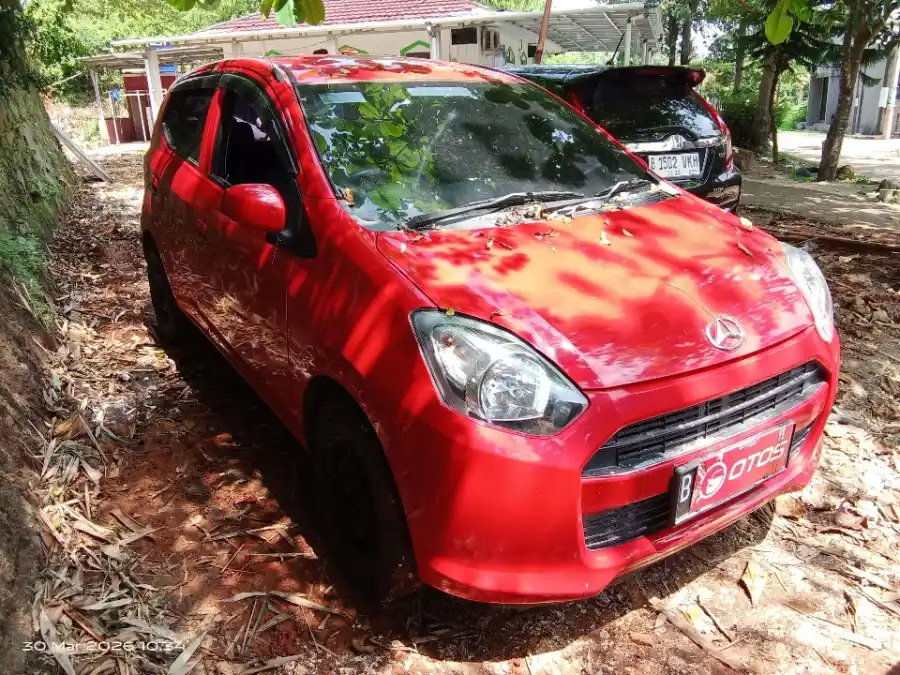 Foto Mobil Bekas Kanan Depan Daihatsu Ayla 1.0 M tahun 2017
