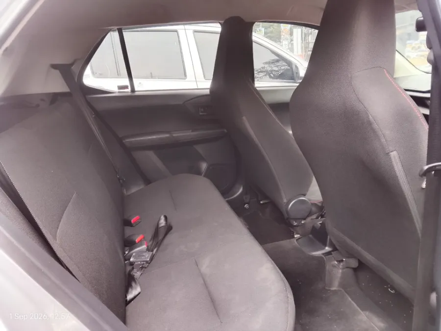 Foto Mobil Bekas Kabin Belakang Daihatsu Ayla 1.0 M tahun 2024