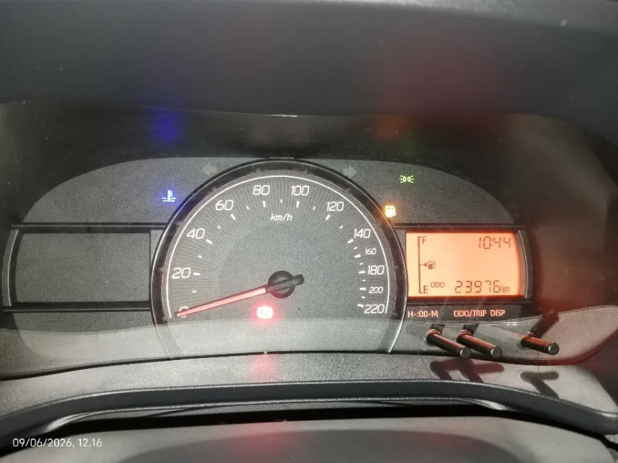 Foto Mobil Bekas Odometer Daihatsu Ayla 1.0 M tahun 2024