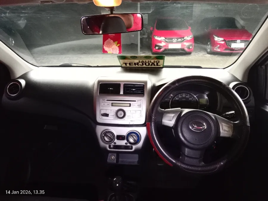 Foto Mobil Bekas Dashboard Daihatsu Ayla 1.0 X tahun 2015