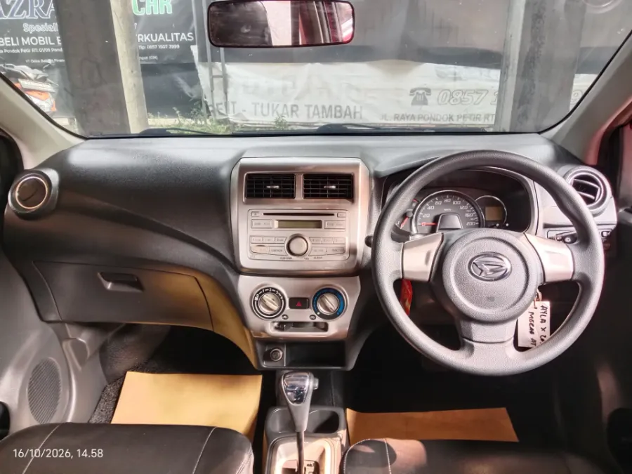 Foto Mobil Bekas Dashboard Daihatsu Ayla 1.0 X tahun 2016