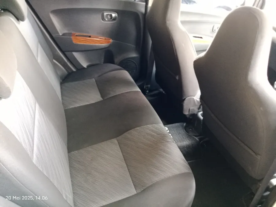 Foto Mobil Bekas Kabin Belakang Daihatsu Ayla 1.0 X tahun 2016