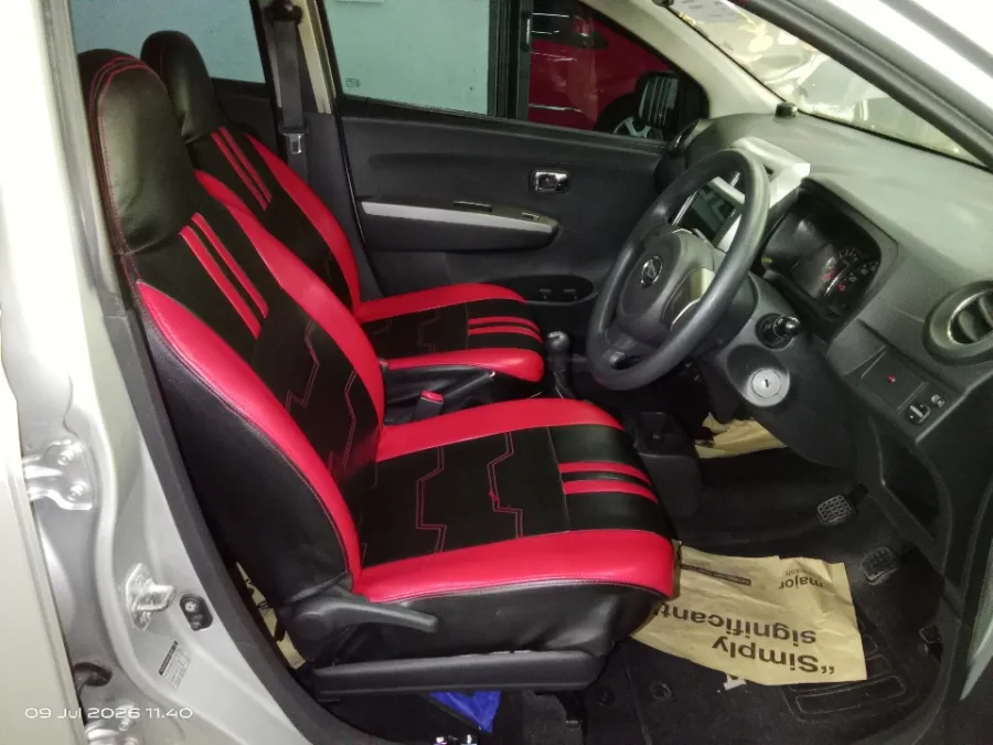Foto Mobil Bekas Kabin Depan Daihatsu Ayla 1.0 X tahun 2016