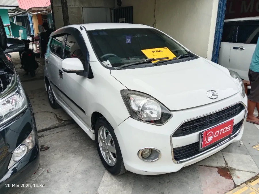 Foto Mobil Bekas Kanan Depan Daihatsu Ayla 1.0 X tahun 2016