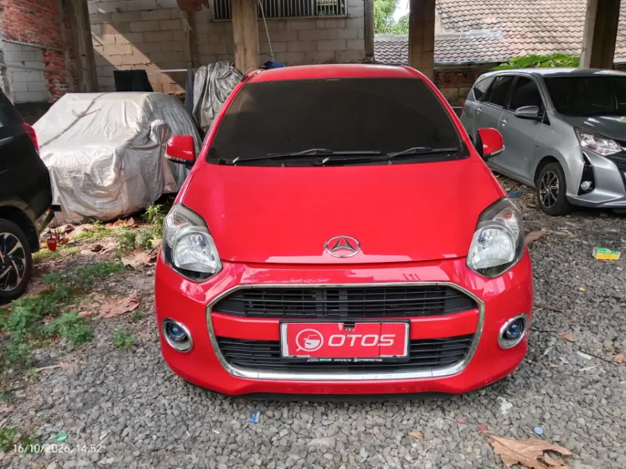 Foto Mobil Bekas Tampak Depan Daihatsu Ayla 1.0 X tahun 2016