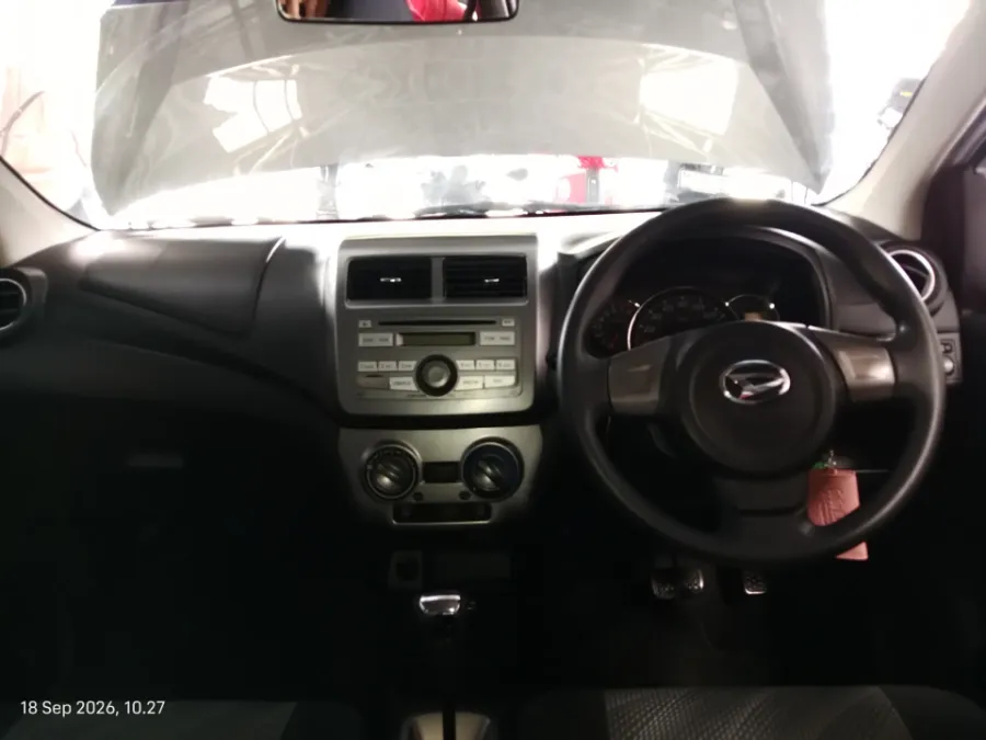 Foto Mobil Bekas Dashboard Daihatsu Ayla 1.0 X tahun 2017