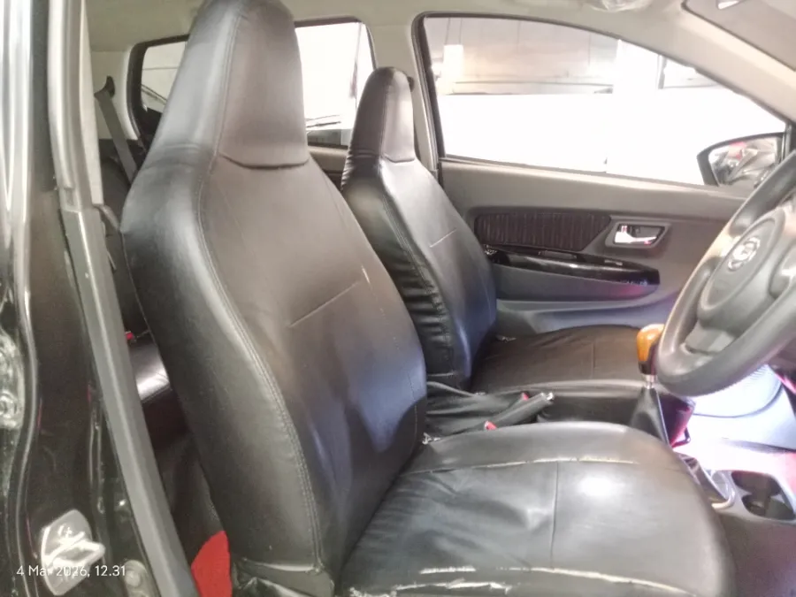 Foto Mobil Bekas Kabin Depan Daihatsu Ayla 1.0 X tahun 2017