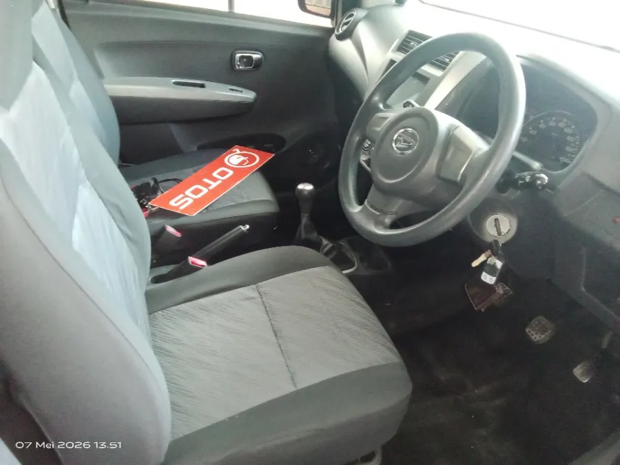 Foto Mobil Bekas Kabin Depan Daihatsu Ayla 1.0 X tahun 2017