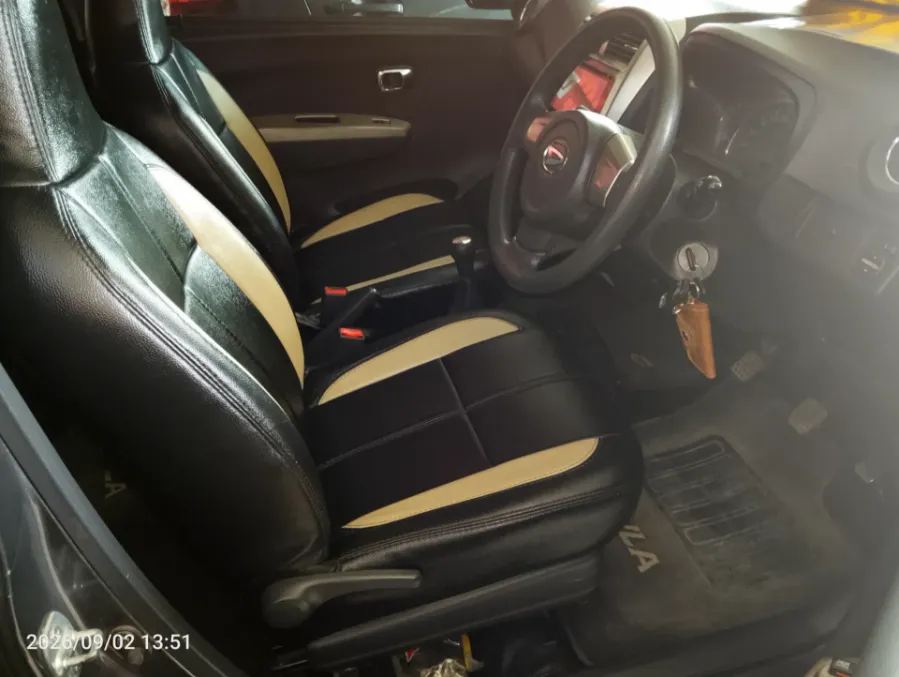 Foto Mobil Bekas Kabin Depan Daihatsu Ayla 1.0 X tahun 2017