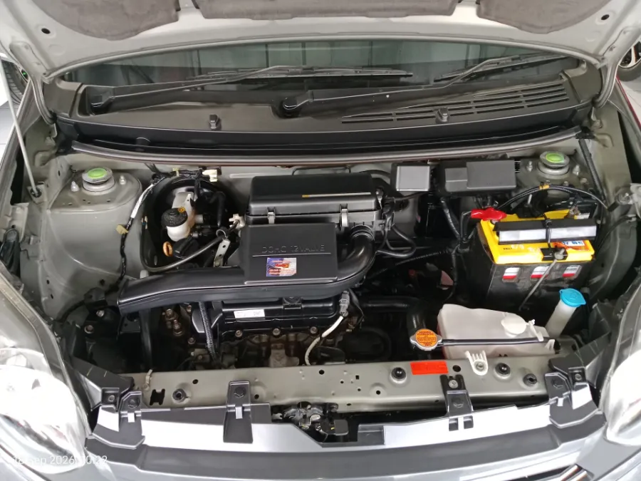 Foto Mobil Bekas Mesin Daihatsu Ayla 1.0 X tahun 2017