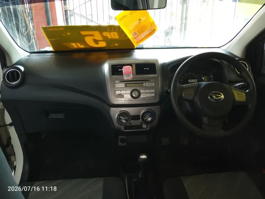 Foto Mobil Bekas Dashboard Daihatsu Ayla 1.0 X tahun 2018
