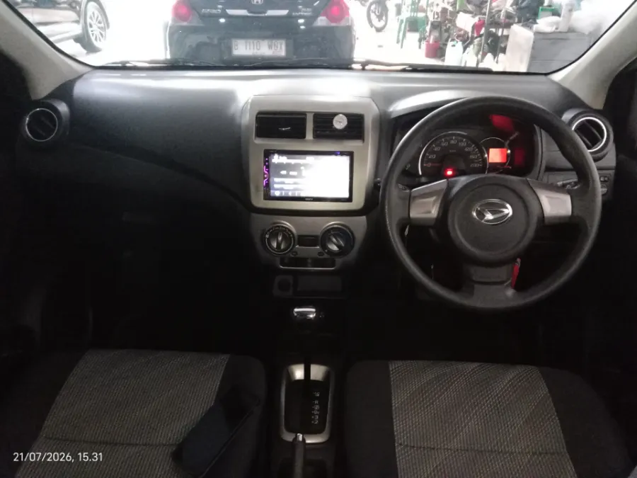 Foto Mobil Bekas Dashboard Daihatsu Ayla 1.0 X tahun 2019