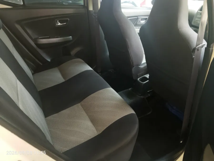Foto Mobil Bekas Kabin Belakang Daihatsu Ayla 1.0 X tahun 2019