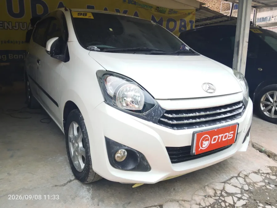 Foto Mobil Bekas Kanan Depan Daihatsu Ayla 1.0 X tahun 2019