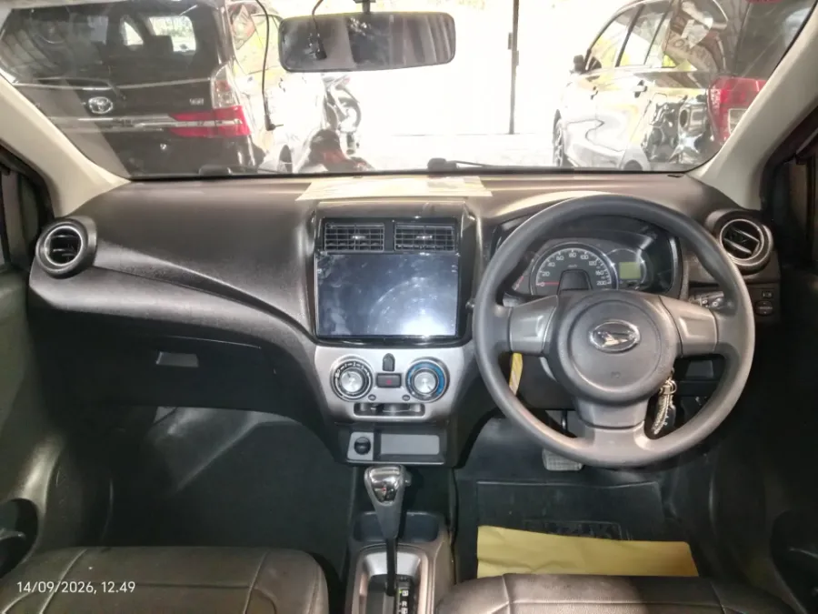Foto Mobil Bekas Dashboard Daihatsu Ayla 1.0 X tahun 2020