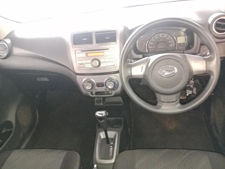 Foto Mobil Bekas Dashboard Daihatsu Ayla 1.0 X tahun 2022