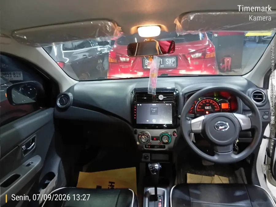 Foto Mobil Bekas Dashboard Daihatsu Ayla 1.0 X tahun 2022