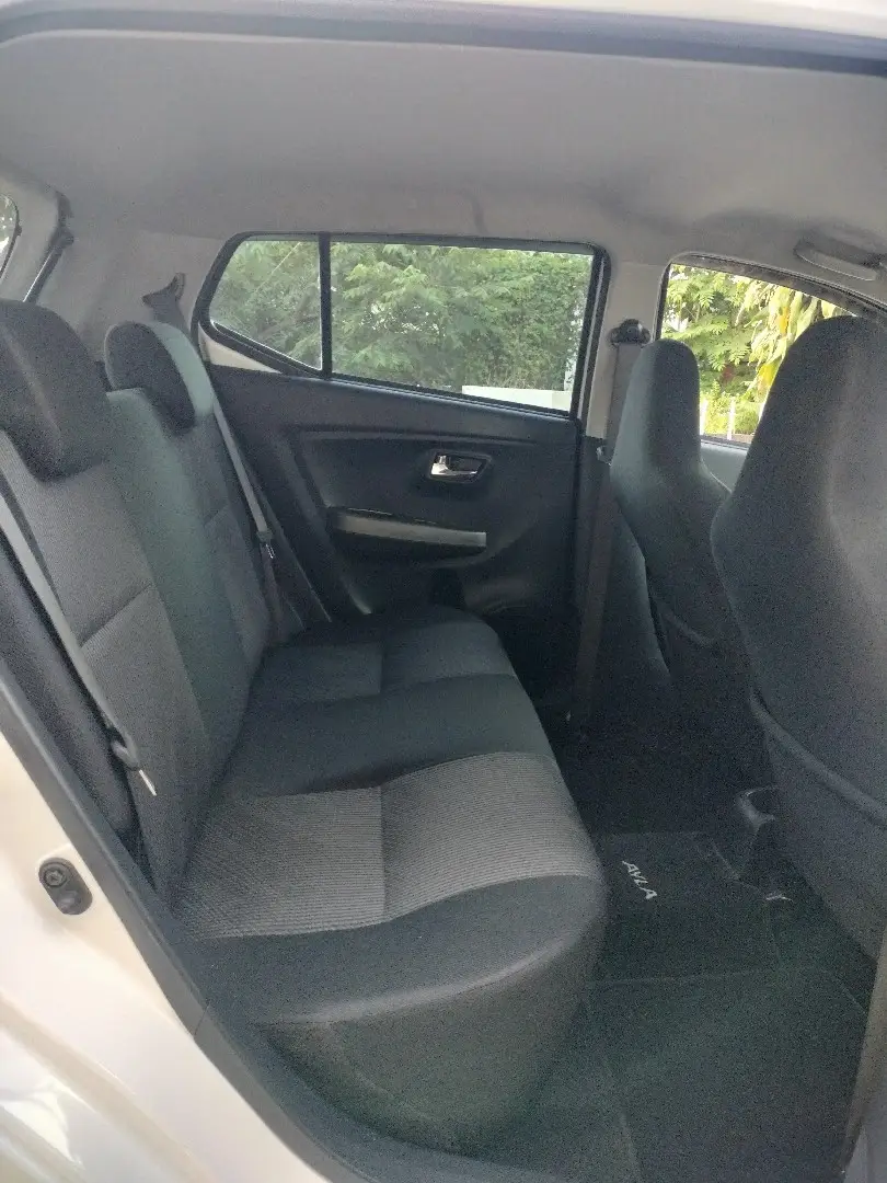 Foto Mobil Bekas Kabin Belakang Daihatsu Ayla 1.0 X tahun 2022